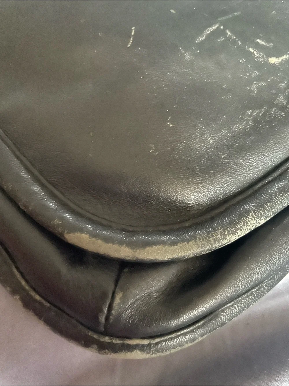 Tumi  Small  Multi  Compartment Black Leather Messenger Bag. Alpha Series.